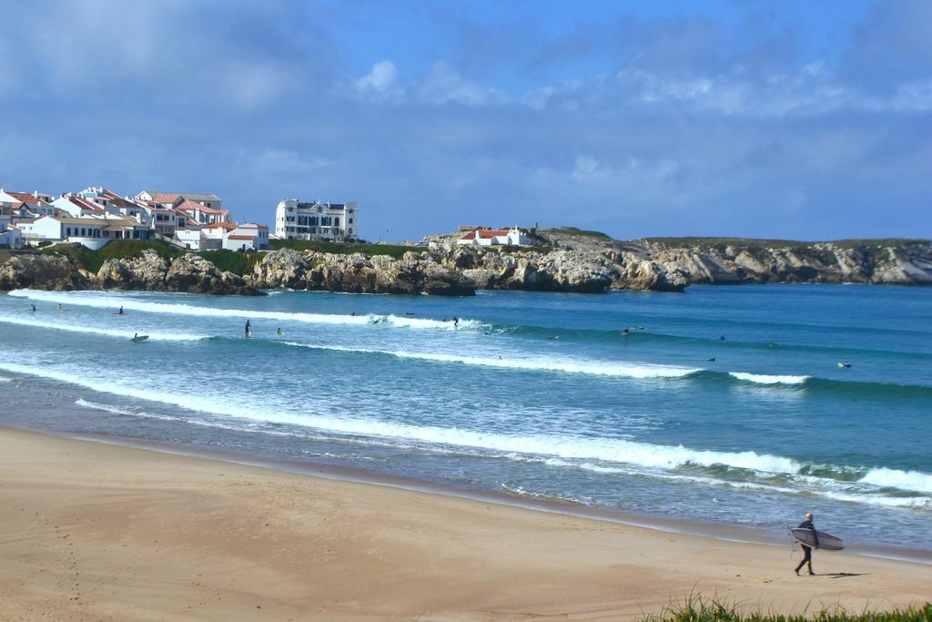 Хостел Surf House Peniche Балеал Екстер'єр фото